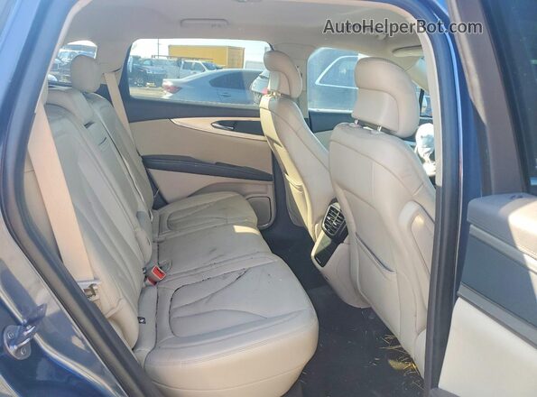 2LMPJ6J95KBL36403 2019 LINCOLN NAUTILUS Blue Rear interior view