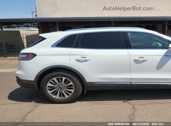 2LMPJ6J98LBL26966 2020 LINCOLN NAUTILUS White Rear interior view