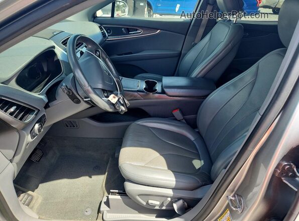 2LMPJ6K90LBL02028 2020 LINCOLN NAUTILUS Silver Вид салону спереду