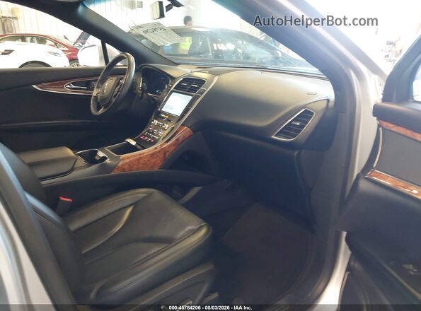 2LMPJ6K91KBL10234 2019 LINCOLN NAUTILUS Silver Սալոնի դիմացի տեսք