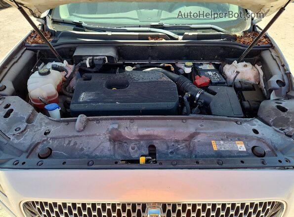 2LMPJ6K93KBL46880 2019 LINCOLN NAUTILUS White Engine compartment view