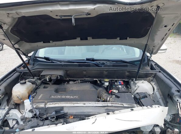 2LMPJ6K95KBL32642 2019 LINCOLN NAUTILUS Cream Rear view