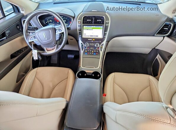 2LMPJ6K9XLBL35361 2020 LINCOLN NAUTILUS Tan Առջևի վահանակի տեսք