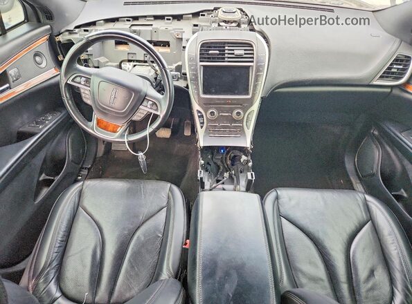 2LMPJ6L94KBL12588 2019 LINCOLN NAUTILUS Blue Vista del salpicadero