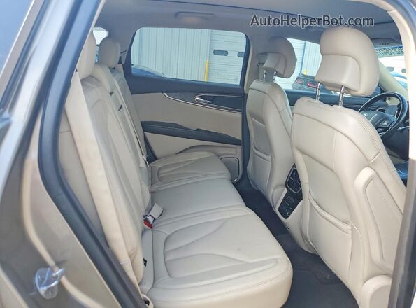 2LMPJ6LR0GBL71404 2016 LINCOLN MKX Tan Rear seats view