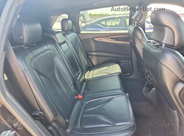 2LMPJ6LR1JBL39858 2018 LINCOLN MKX Black Rear interior view