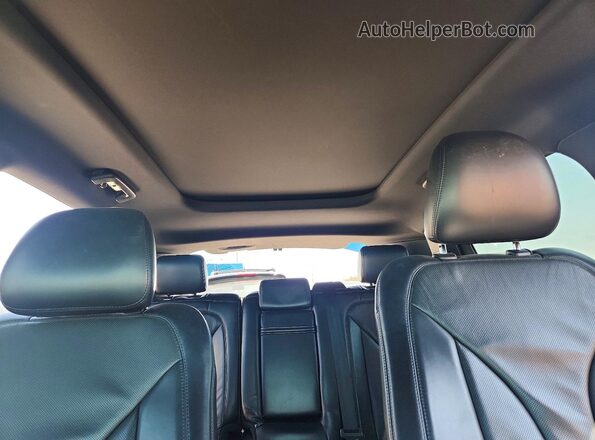2LMPJ6LR1JBL39858 2018 LINCOLN MKX Black Rear seats view