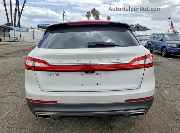 2LMPJ6LR3JBL38887 2018 LINCOLN MKX White Widok z tyłu