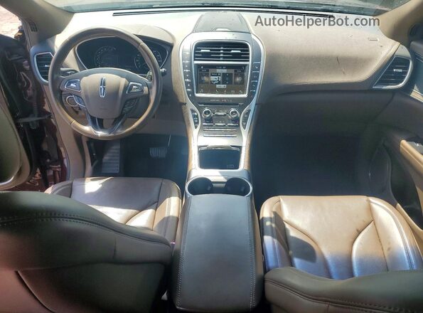 2LMPJ6LR6HBL10804 2017 LINCOLN MKX Бордовый Вид панели приборов