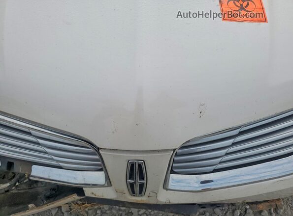 2LMPJ6LR7HBL16322 2017 LINCOLN MKX White Widok komory silnika