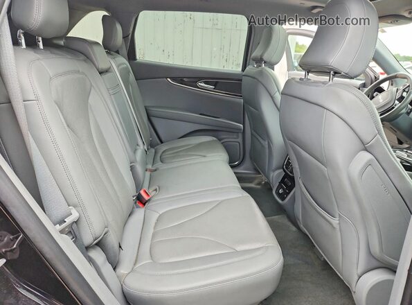 2LMPJ8K90PBL10132 2023 LINCOLN NAUTILUS Black Widok wnętrza z tyłu