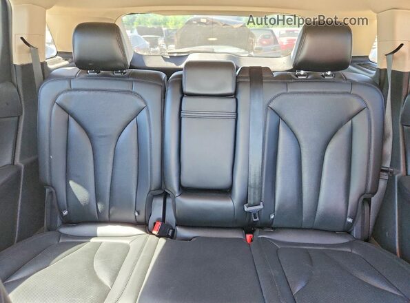 2LMPJ8K91MBL15366 2021 LINCOLN NAUTILUS Gray Rear seats view