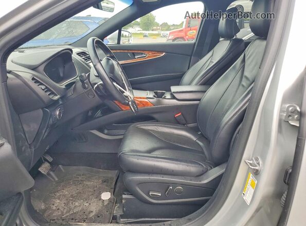 2LMPJ8K93KBL65019 2019 LINCOLN NAUTILUS Silver Вид салону спереду