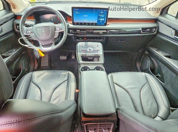 2LMPJ8K98PBL14395 2023 LINCOLN NAUTILUS Maroon Vista del salpicadero