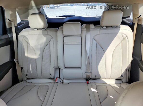 2LMPJ8KP5KBL33638 2019 LINCOLN NAUTILUS Gray Rear seats view