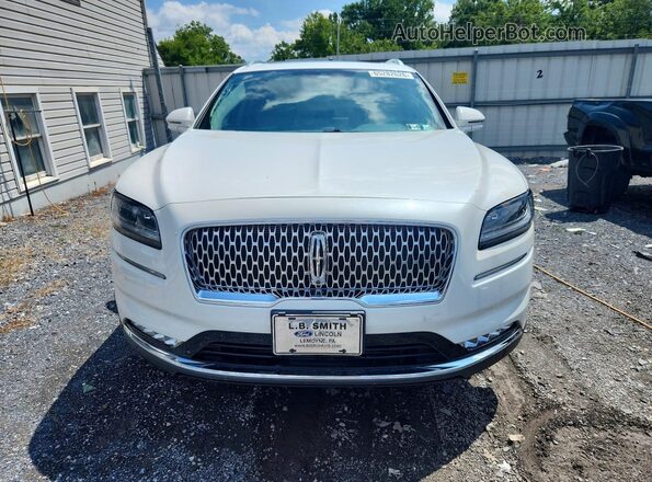 2LMPJ8KP7PBL03841 2023 LINCOLN NAUTILUS Белый Вид спереди