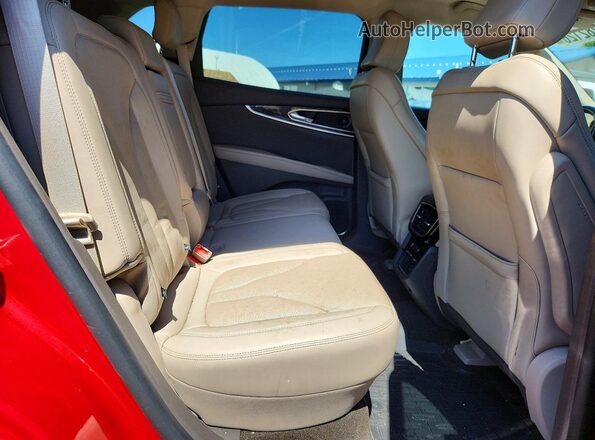 2LMPJ8KP9MBL18627 2021 LINCOLN NAUTILUS Красный Вид задней части салона