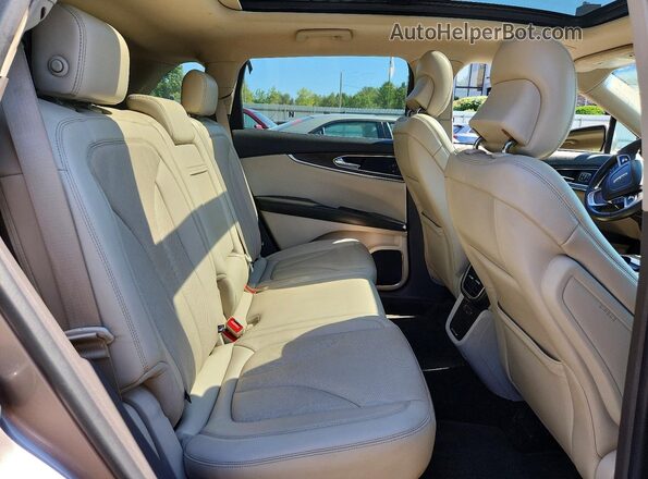 2LMPJ8L94KBL62676 2019 LINCOLN NAUTILUS Brown Rear interior view