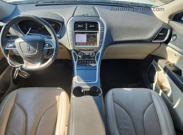 2LMPJ8L94KBL66713 2019 LINCOLN NAUTILUS White Dashboard view
