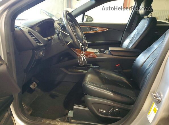 2LMPJ8L99KBL50507 2019 LINCOLN NAUTILUS Silver Вид салону спереду