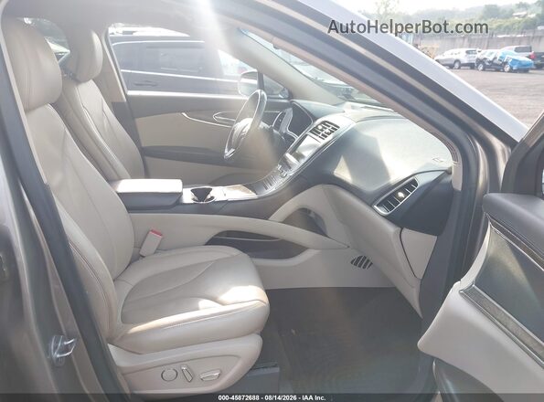 2LMPJ8LP0HBL16110 2017 LINCOLN MKX Brown Front interior view