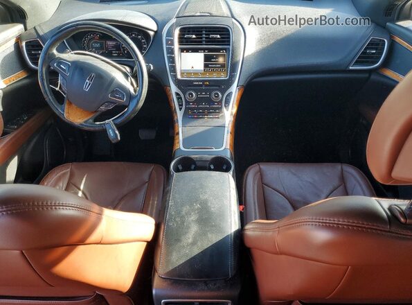 2LMPJ8LP3HBL13170 2017 LINCOLN MKX Синий Вид панели приборов