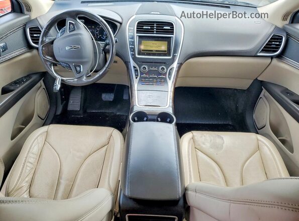 2LMPJ8LP5HBL30682 2017 LINCOLN MKX Black Dashboard view