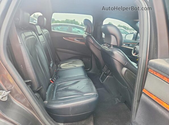 2LMPJ8LP6JBL21608 2018 LINCOLN MKX Gray Սալոնի հետևի տեսք