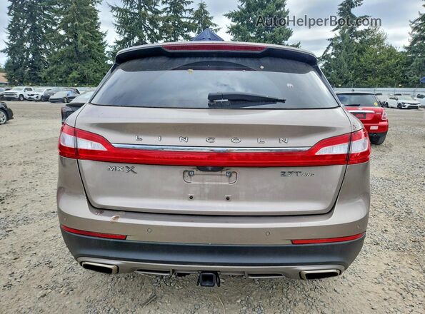 2LMPJ8LP7JBL37283 2018 LINCOLN MKX Tan Rear view