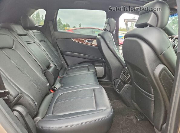 2LMPJ8LP7JBL37283 2018 LINCOLN MKX Tan Rear interior view