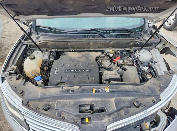 2LMPJ8LR3JBL23639 2018 LINCOLN MKX Silver ძრავის განყოფილების ხედი