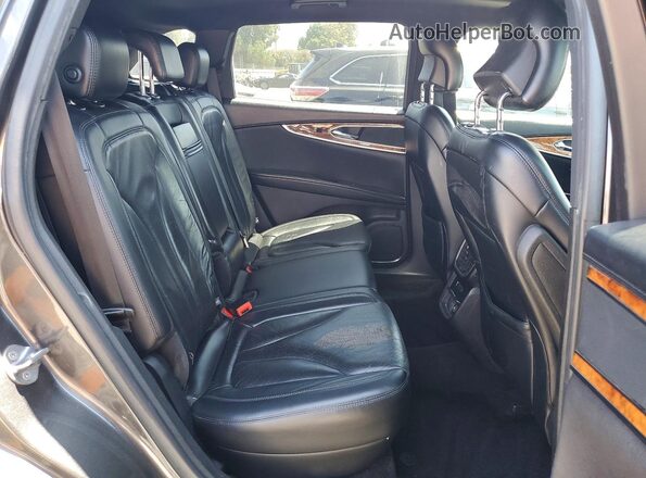 2LMPJ8LR3JBL29246 2018 LINCOLN MKX Charcoal Вид задньої частини салону