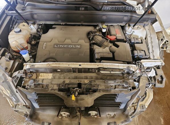 2LMPJ8LR4JBL10981 2018 LINCOLN MKX White ძრავის განყოფილების ხედი