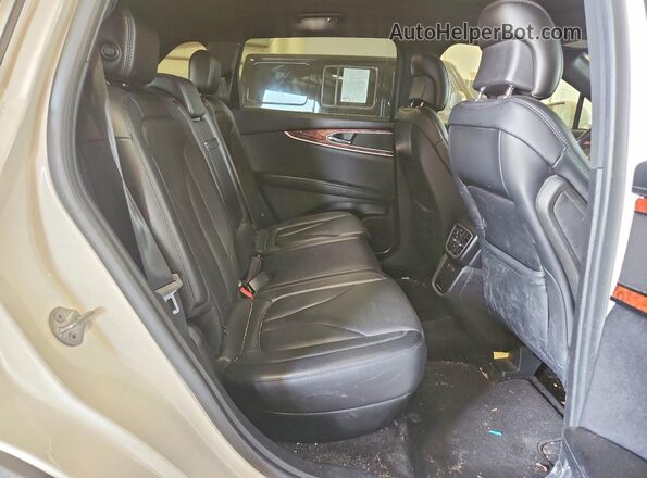 2LMPJ8LR4JBL10981 2018 LINCOLN MKX White უკანა სალონის ხედი