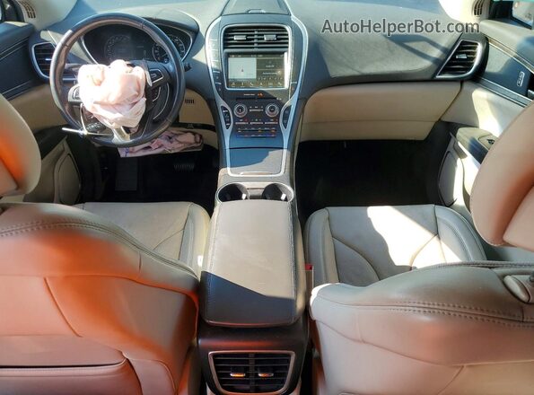 2LMPJ8LR7HBL31432 2017 LINCOLN MKX Gray Առջևի վահանակի տեսք