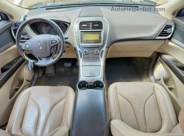 2LMPJ8LR7HBL52992 2017 LINCOLN MKX White Vista del salpicadero