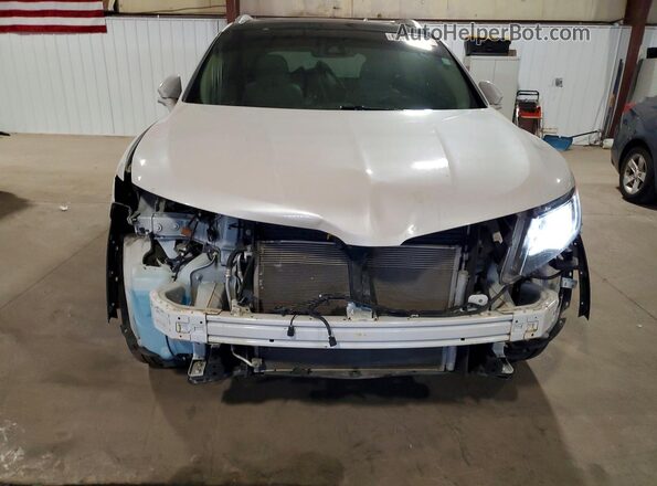 2LMPJ8LR9JBL35035 2018 LINCOLN MKX White Front view
