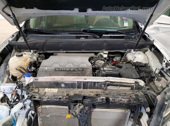 2LMPJ8LR9JBL35035 2018 LINCOLN MKX White Engine compartment view