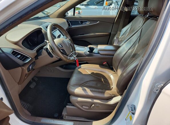 2LMPJ8LRXHBL51996 2017 LINCOLN MKX White Widok wnętrza z przodu