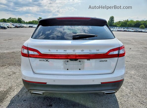 2LMPJ8LRXHBL51996 2017 LINCOLN MKX White Widok z tyłu