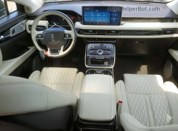 2LMPJ9JP1MBL04504 2021 LINCOLN NAUTILUS Черный Вид панели приборов