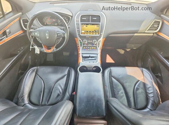 2LMTJ8LP2GBL67282 2016 LINCOLN MKX Black Dashboard view