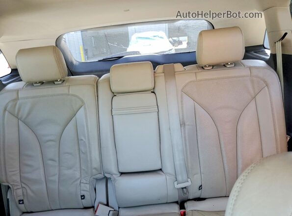 2LMTJ8LPXGBL49712 2016 LINCOLN MKX White Rear seats view