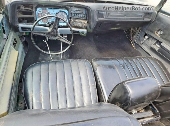 2P67W4P122135 1974 PONTIAC GRANDVILLE Red Widok deski rozdzielczej