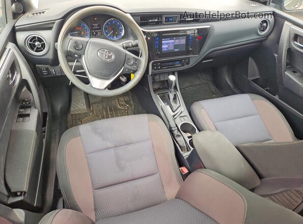 2T1BPRHE1JC000394 2018 TOYOTA COROLLA Gray Widok deski rozdzielczej