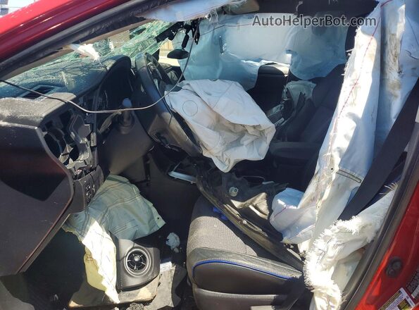 2T1BURHE0HC755555 2017 TOYOTA COROLLA Красный Вид салона спереди