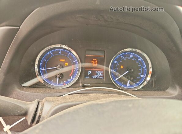 2T1BURHE0HC779855 2017 TOYOTA COROLLA Красный Вид щитка приборов