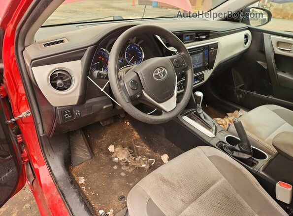 2T1BURHE0HC779855 2017 TOYOTA COROLLA Красный Вид панели приборов