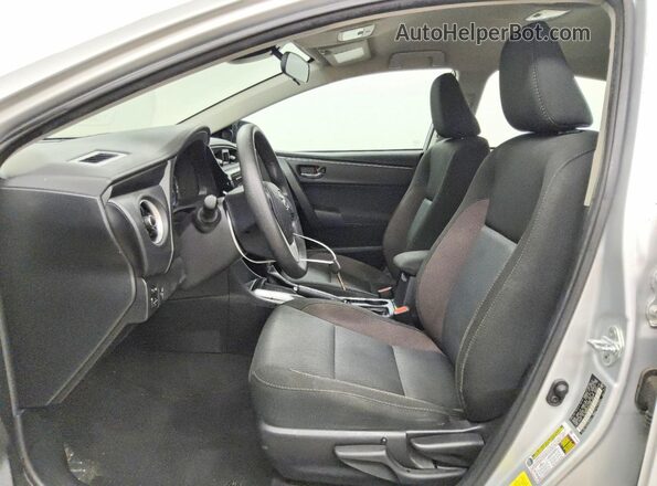 2T1BURHE0HC881575 2017 TOYOTA COROLLA Silver Սալոնի դիմացի տեսք