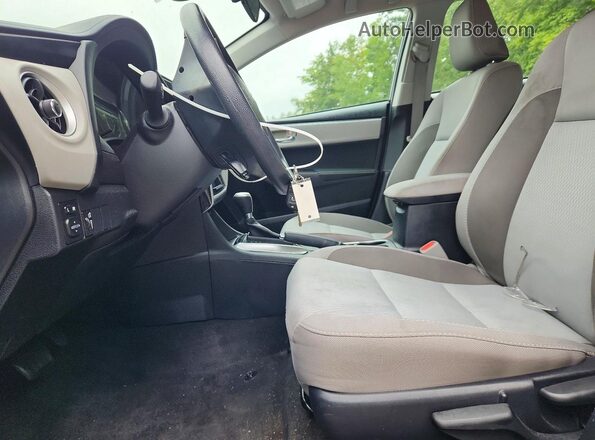 2T1BURHE0HC899123 2017 TOYOTA COROLLA Blue Вид салону спереду